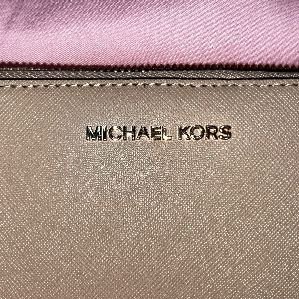 Wristlet Wallet With Multiple Card Holders And Po… - image 1